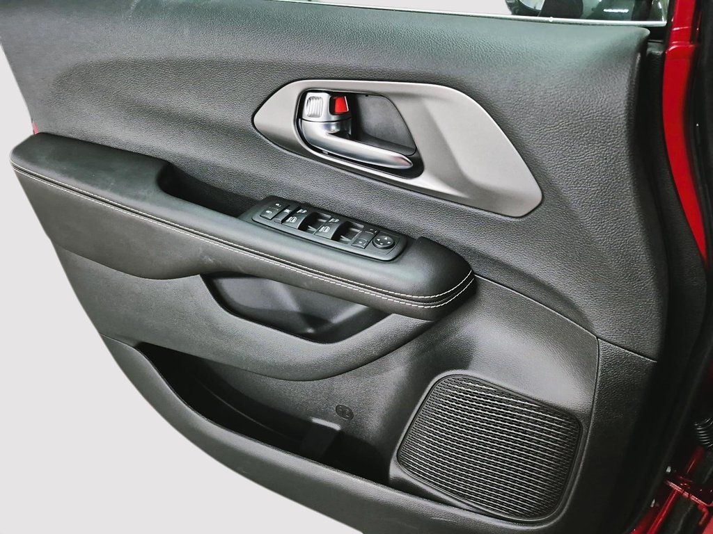 2026 Chrysler Grand Caravan SXT in St-Jean-Sur-Richelieu, Quebec - 11 - w1024h768px