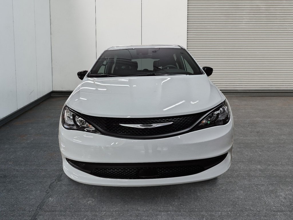 2026 Chrysler Grand Caravan SXT in St-Jean-Sur-Richelieu, Quebec - 2 - w1024h768px