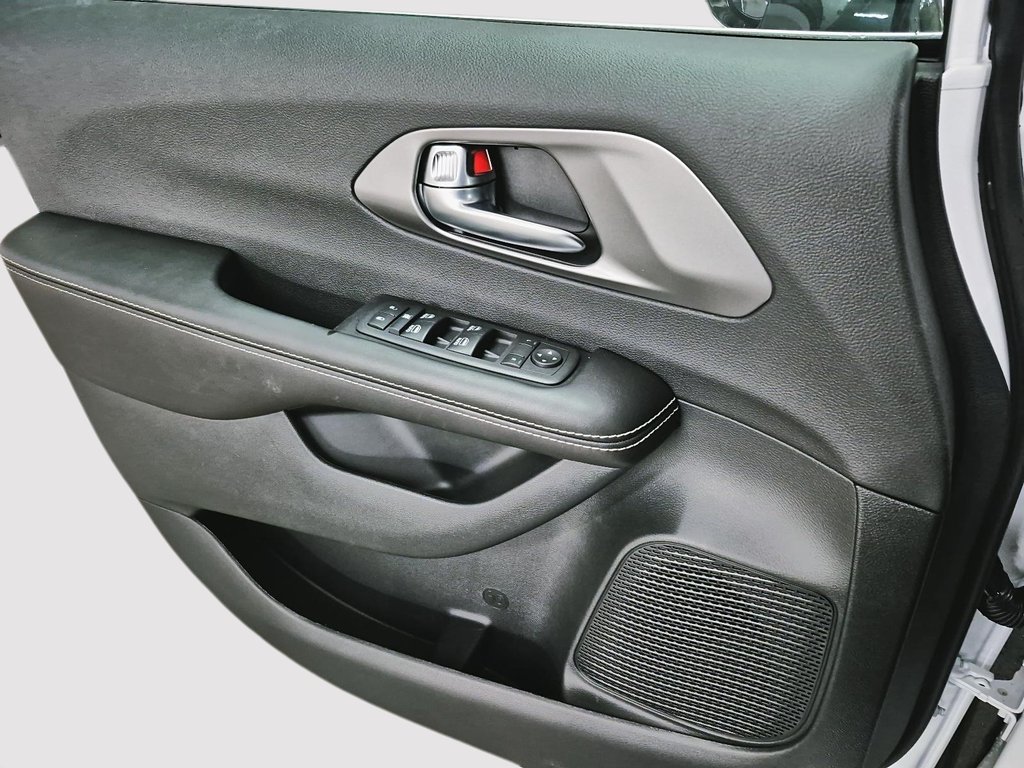 2026 Chrysler Grand Caravan SXT in St-Jean-Sur-Richelieu, Quebec - 11 - w1024h768px