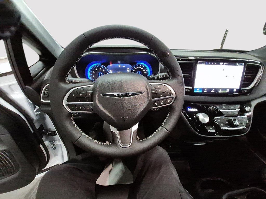 Chrysler Grand Caravan SXT 2026 à St-Jean-Sur-Richelieu, Québec - 10 - w1024h768px