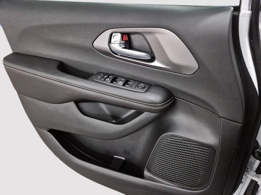 Chrysler Grand Caravan SXT 2026 à St-Jean-Sur-Richelieu, Québec - 11 - w1024h768px