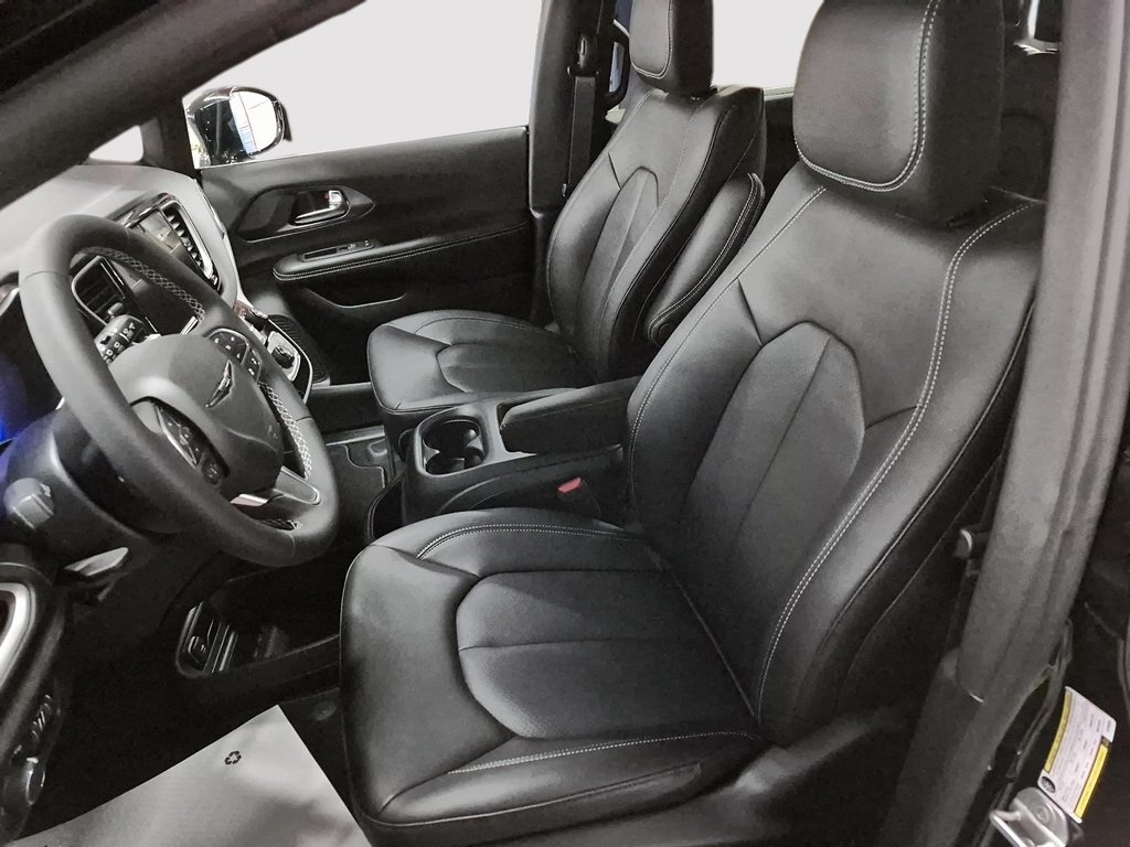 Chrysler Grand Caravan SXT 2026 à Sherbrooke, Québec - 9 - w1024h768px