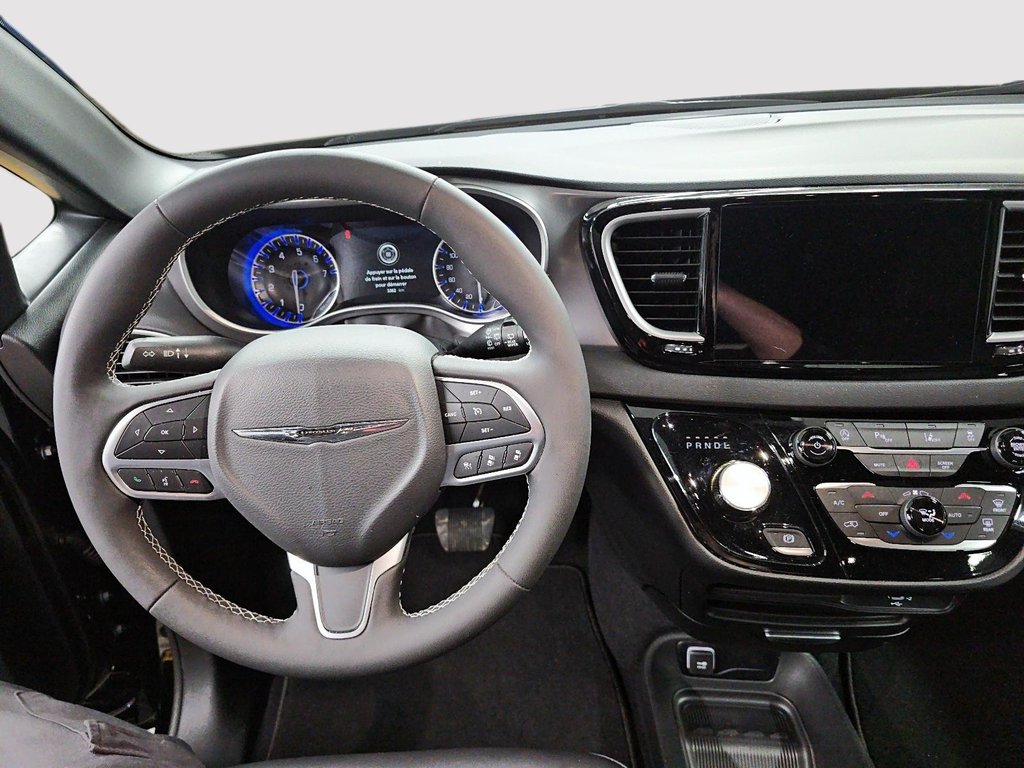 2026 Chrysler Grand Caravan SXT // STOW N GO // CARAVAN in Sherbrooke, Quebec - 14 - w1024h768px