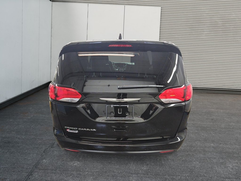 2027 Chrysler Grand Caravan SXT in Sherbrooke, Quebec - 5 - w1024h768px