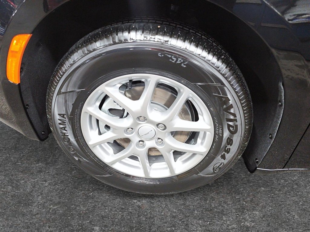 Chrysler Grand Caravan SXT 2027 à St-Jean-Sur-Richelieu, Québec - 7 - w1024h768px