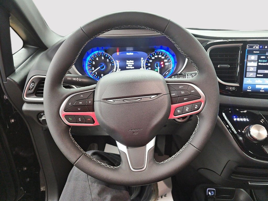 Chrysler Grand Caravan SXT 2027 à St-Jean-Sur-Richelieu, Québec - 12 - w1024h768px