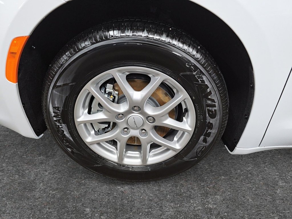 Chrysler Grand Caravan SXT 2027 à St-Jean-Sur-Richelieu, Québec - 7 - w1024h768px