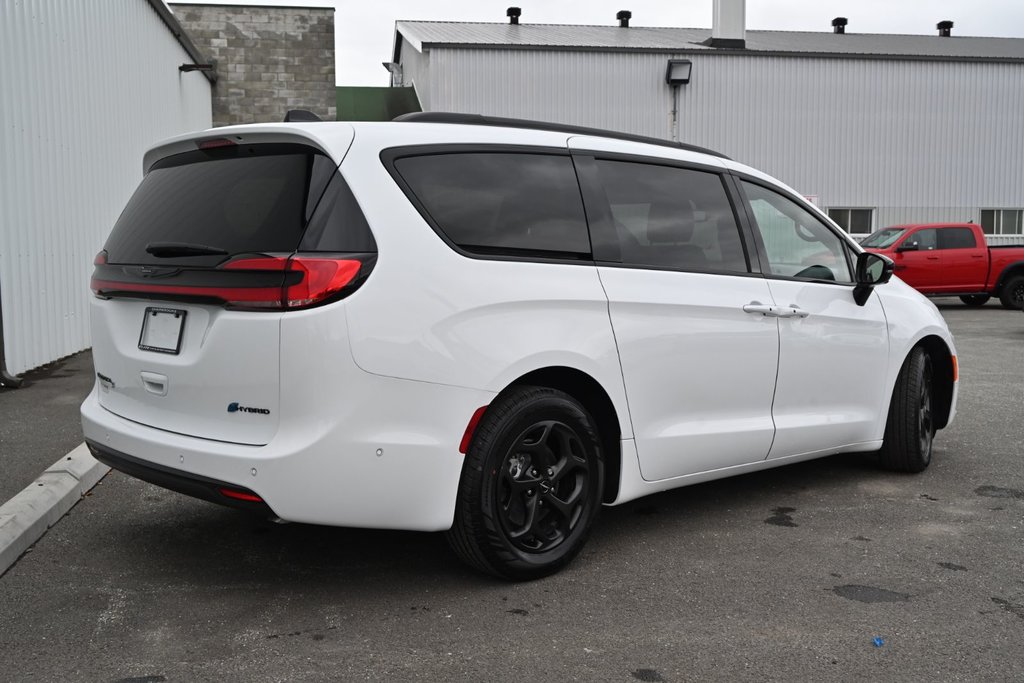 2024  Pacifica Hybrid PREMIUM S APPEARANCE in Sherbrooke, Quebec - 4 - w1024h768px