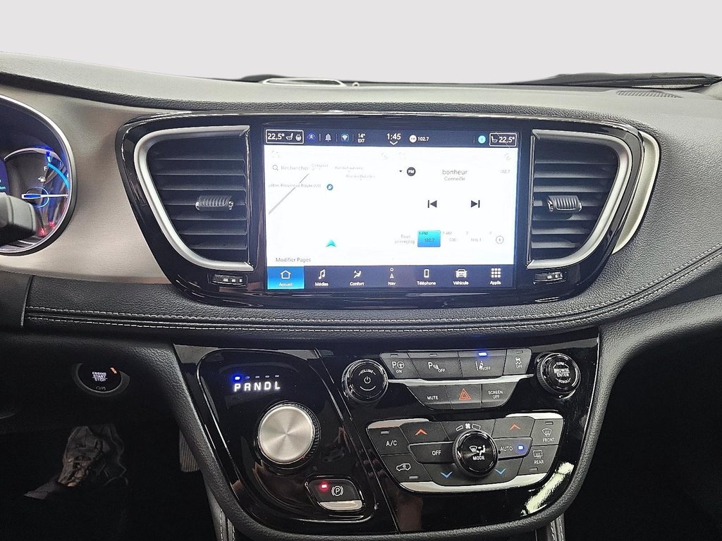 2024 Chrysler Pacifica Hybrid LIMITED ALLURE S // TOIT // CUIR in Sherbrooke, Quebec - 18 - w1024h768px