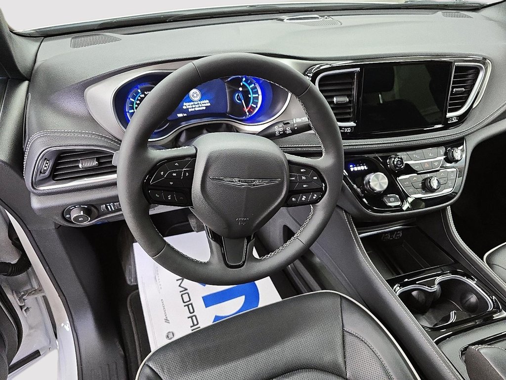 2024 Chrysler Pacifica Hybrid PREMIUM ALLURE S in Sherbrooke, Quebec - 26 - w1024h768px
