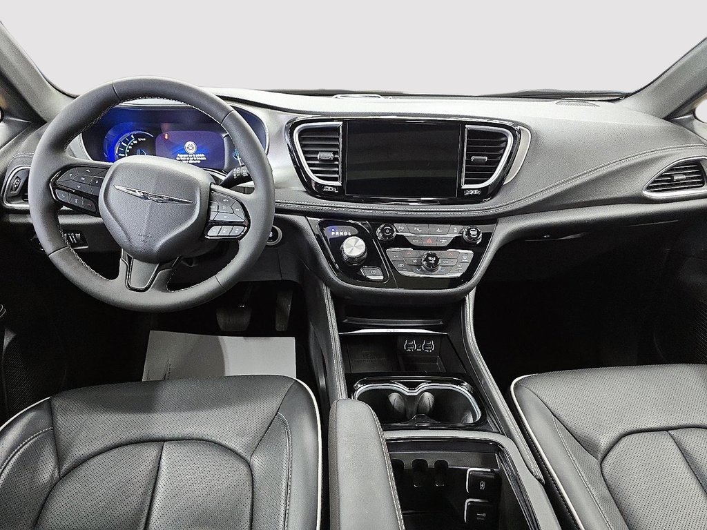 2024 Chrysler Pacifica Hybrid PREMIUM ALLURE S in Sherbrooke, Quebec - 18 - w1024h768px