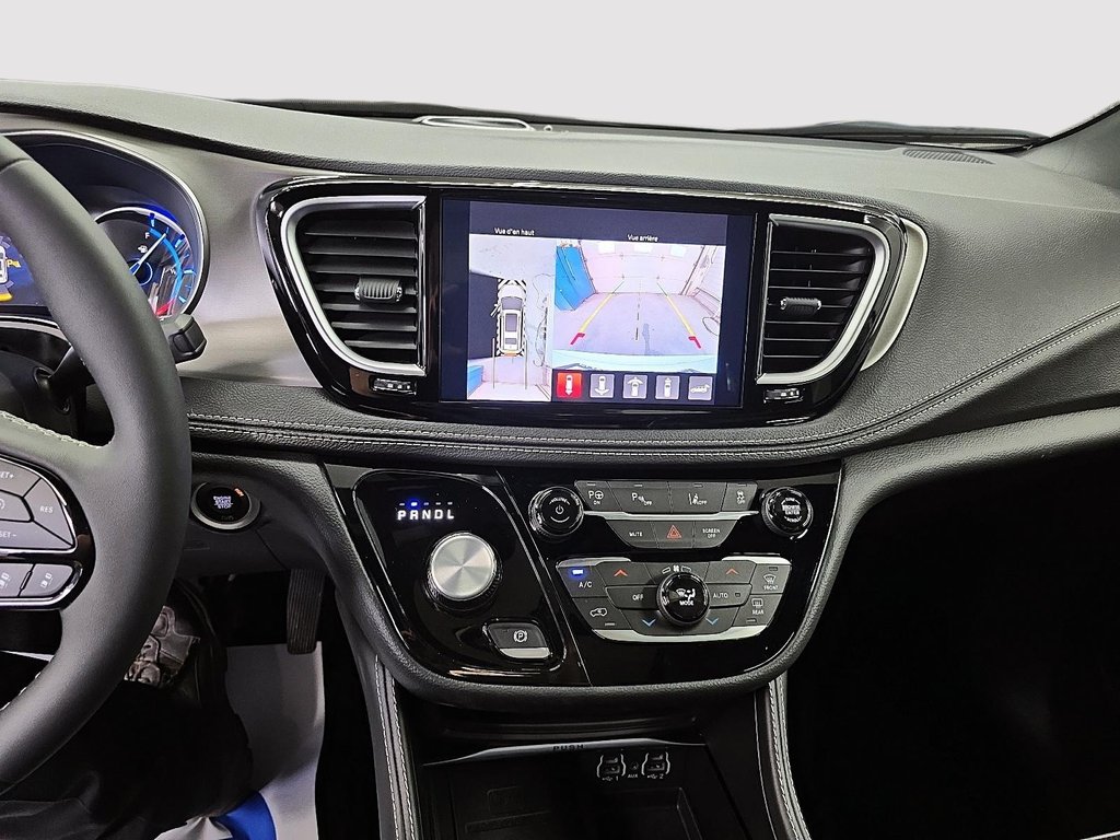 2024 Chrysler Pacifica Hybrid PREMIUM ALLURE S in Sherbrooke, Quebec - 34 - w1024h768px