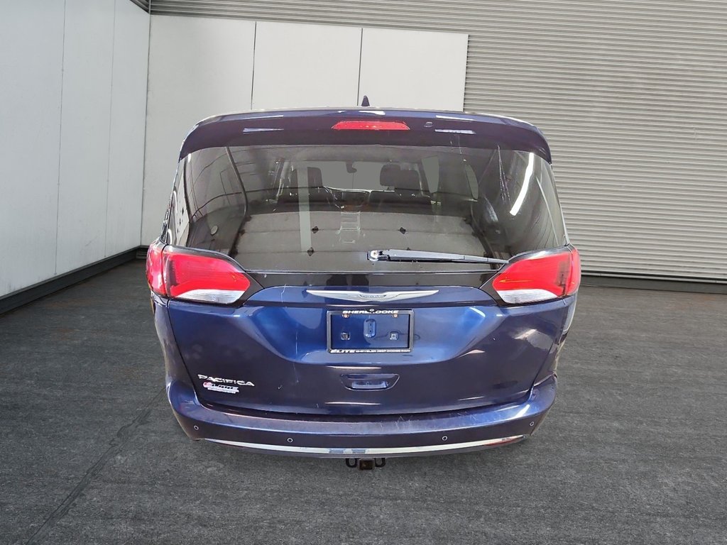 2017 Chrysler Pacifica TOURING-L // GROUPE REMORQUAGE in Sherbrooke, Quebec - 3 - w1024h768px