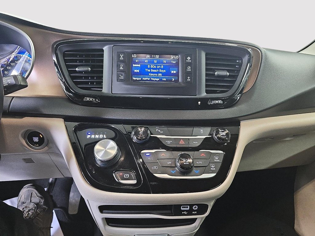 2017 Chrysler Pacifica TOURING-L // GROUPE REMORQUAGE in Sherbrooke, Quebec - 17 - w1024h768px