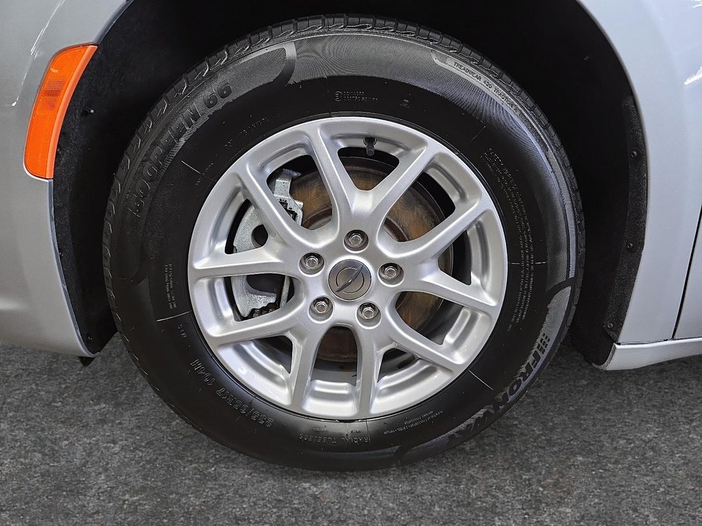 Chrysler Pacifica TOURING-L // STOW N GO 2023 à Sherbrooke, Québec - 7 - w1024h768px