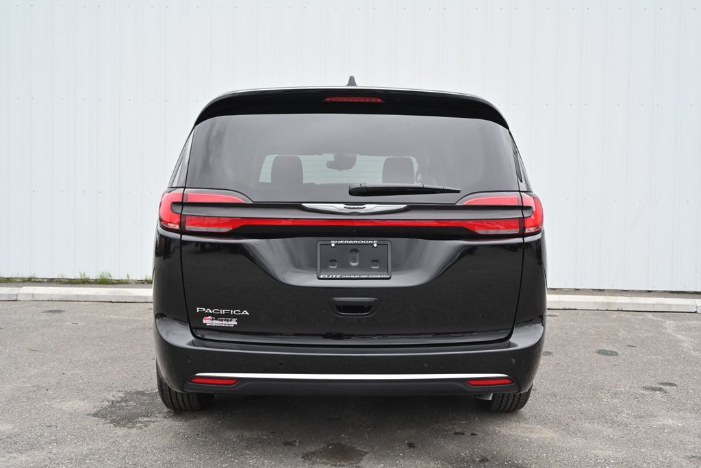 2024  Pacifica TOURING L in Sherbrooke, Quebec - 5 - w1024h768px