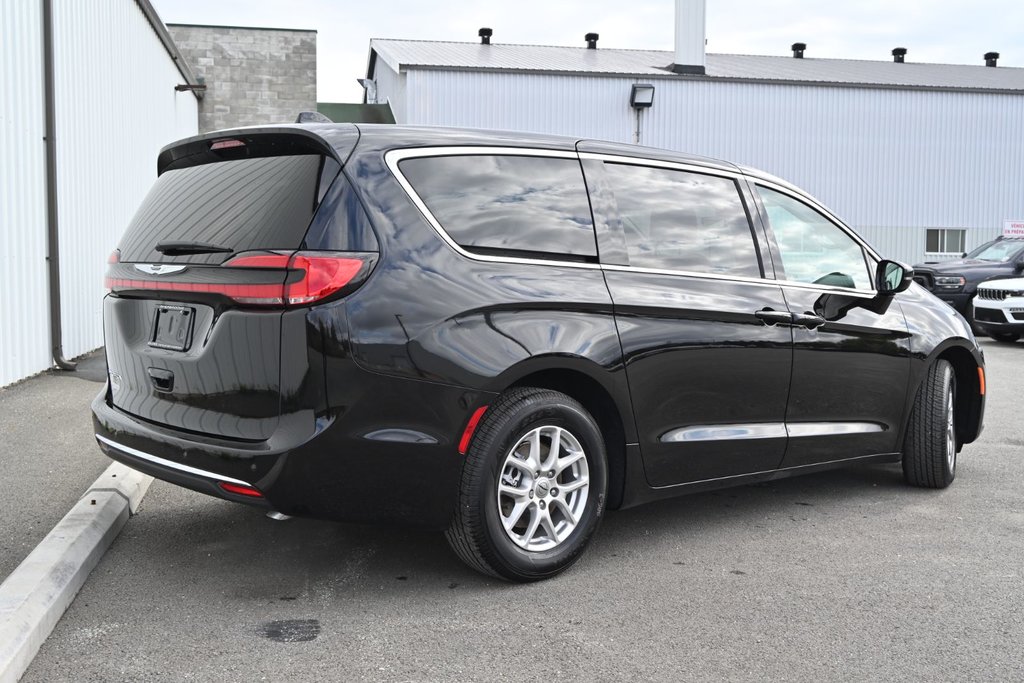 Chrysler Pacifica TOURING L 2024 à St-Jean-Sur-Richelieu, Québec - 3 - w1024h768px