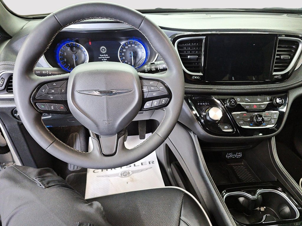 2025 Chrysler Pacifica LIMITED // 3.6L // 9 VITESSES in Sherbrooke, Quebec - 14 - w1024h768px
