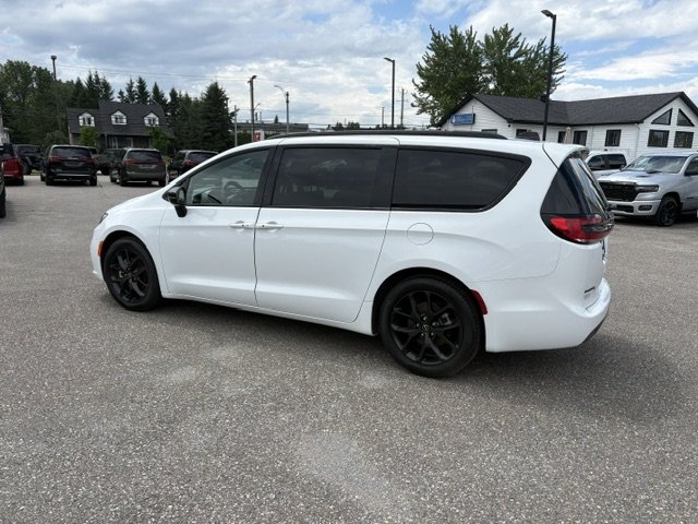 2025 Chrysler Pacifica LIMITED // 3.6L // 9 VITESSES in Sherbrooke, Quebec - 4 - w1024h768px