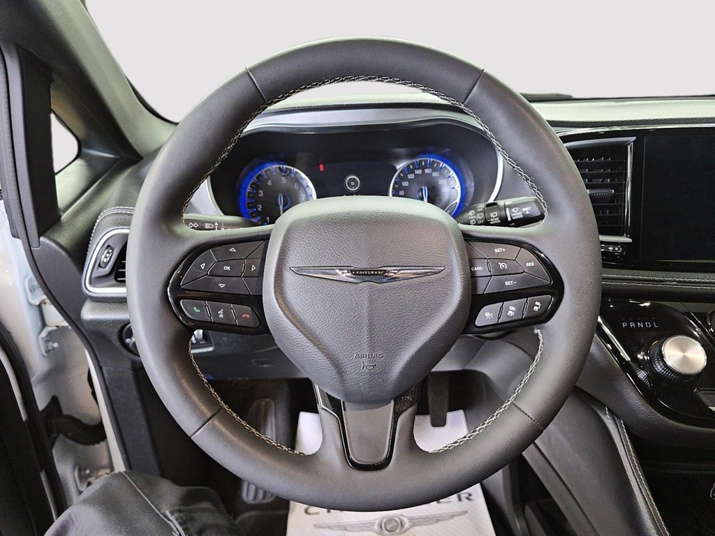2025 Chrysler Pacifica LIMITED // 3.6L // 9 VITESSES in Sherbrooke, Quebec - 12 - w1024h768px