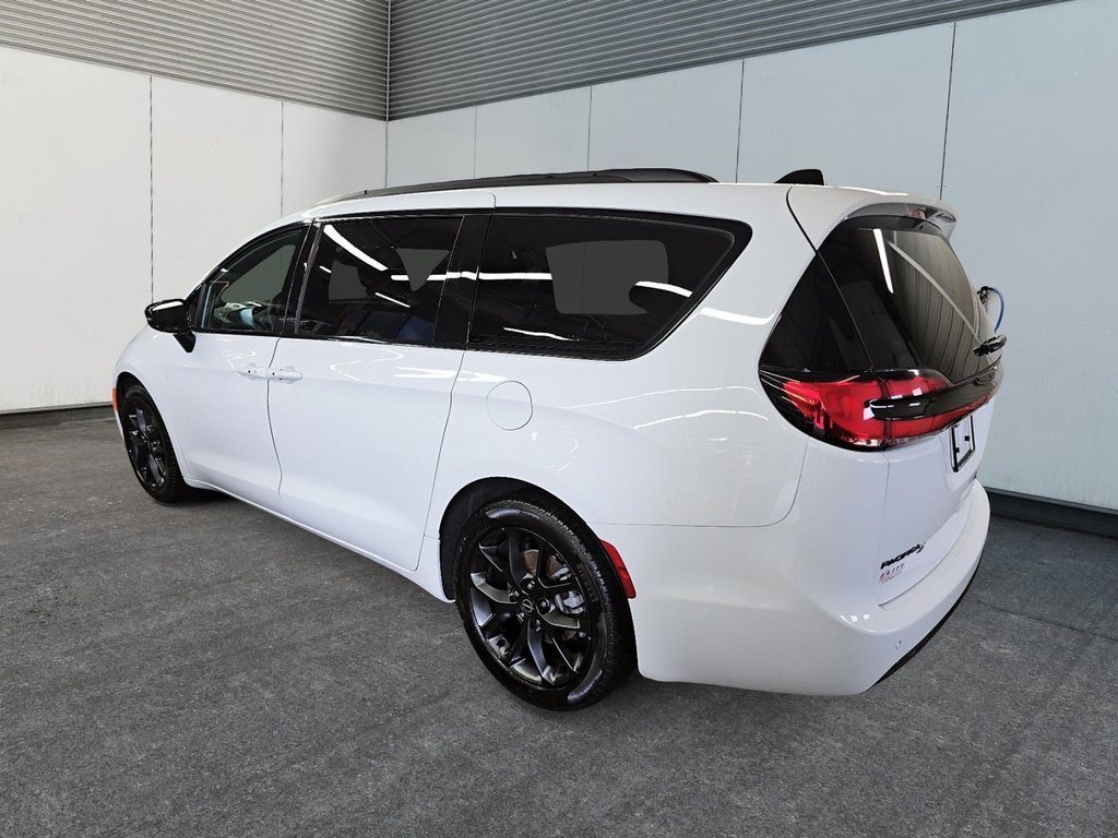 2025 Chrysler Pacifica LIMITED // 3.6L // 9 VITESSES in Sherbrooke, Quebec - 4 - w1024h768px