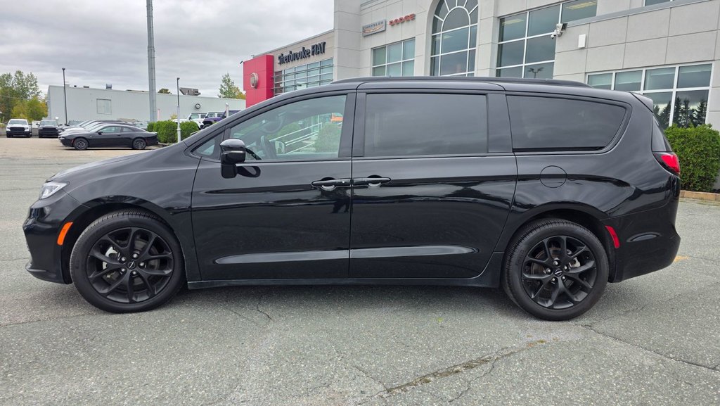 Chrysler Pacifica Limited 2025 à Sherbrooke, Québec - 2 - w1024h768px