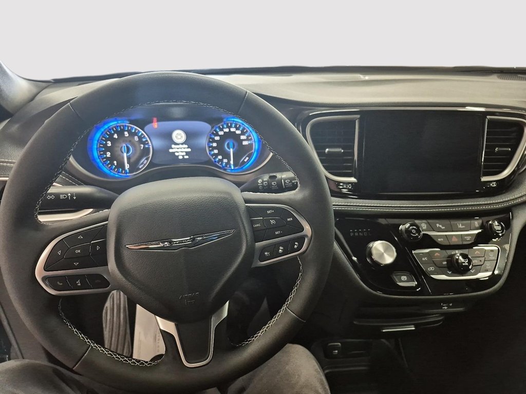 Chrysler PACIFICA SELECT AWD 2026 à Sherbrooke, Québec - 10 - w1024h768px