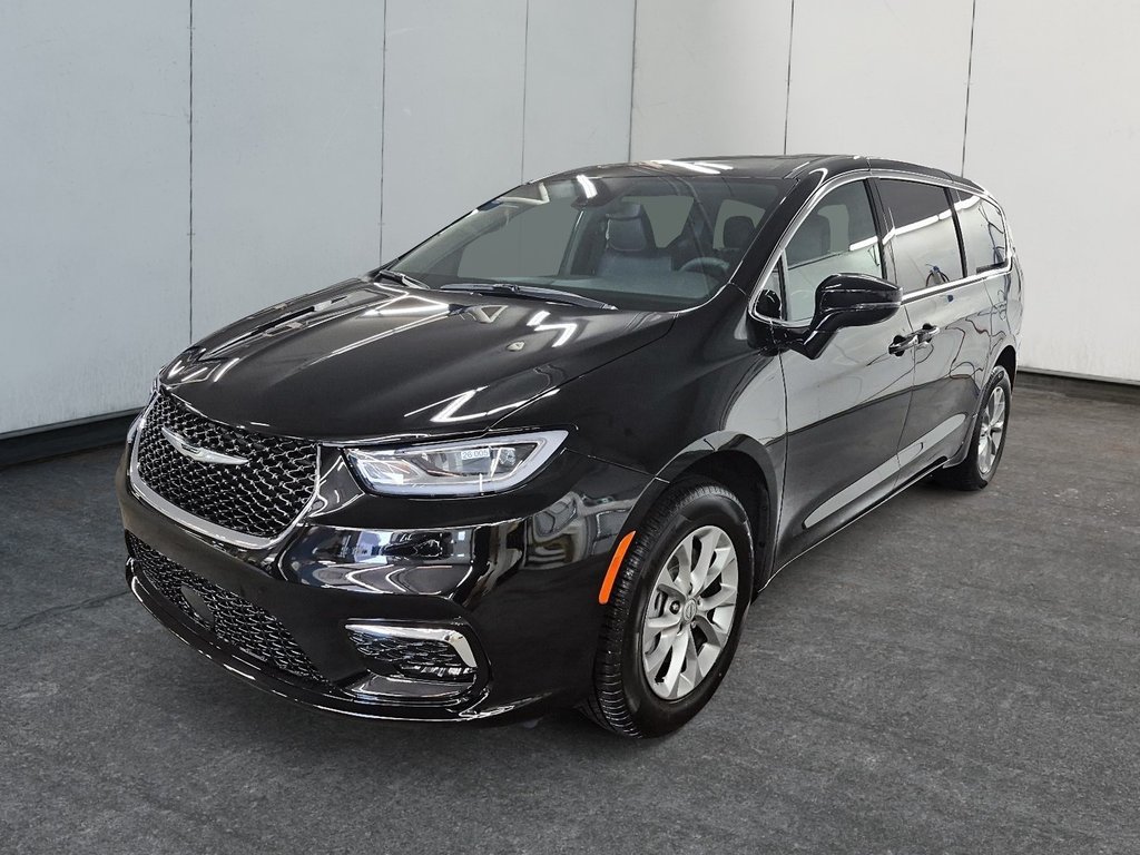 Chrysler PACIFICA SELECT AWD 2026 à Sherbrooke, Québec - 1 - w1024h768px