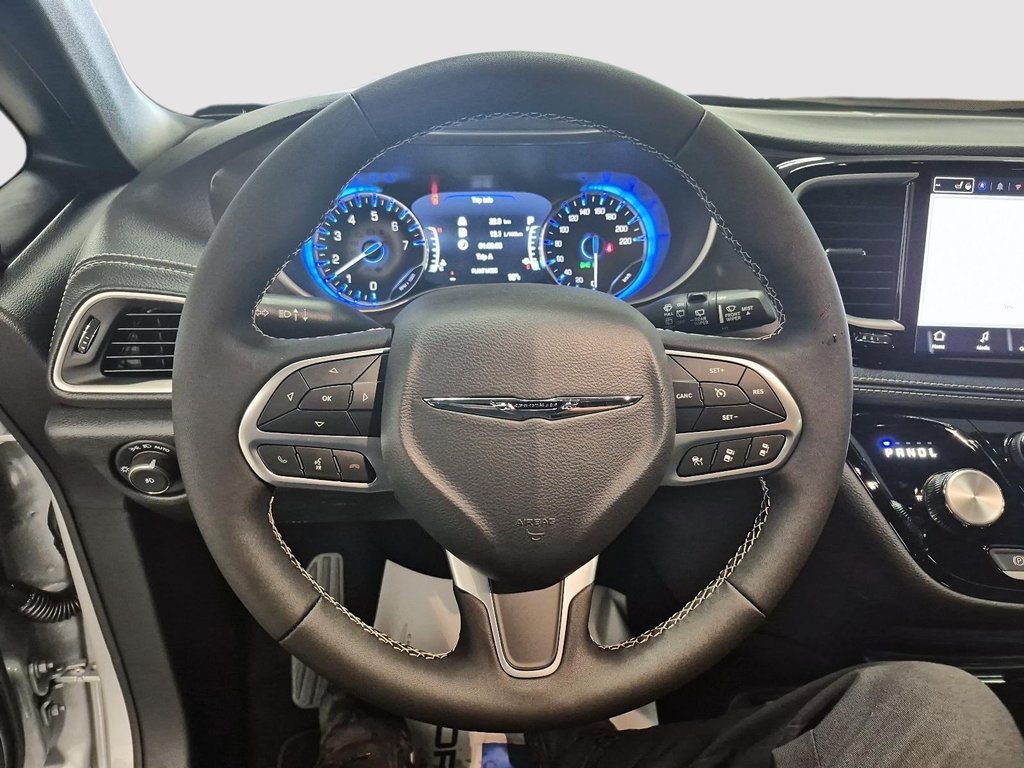 Chrysler PACIFICA SELECT AWD 2026 à Sherbrooke, Québec - 12 - w1024h768px