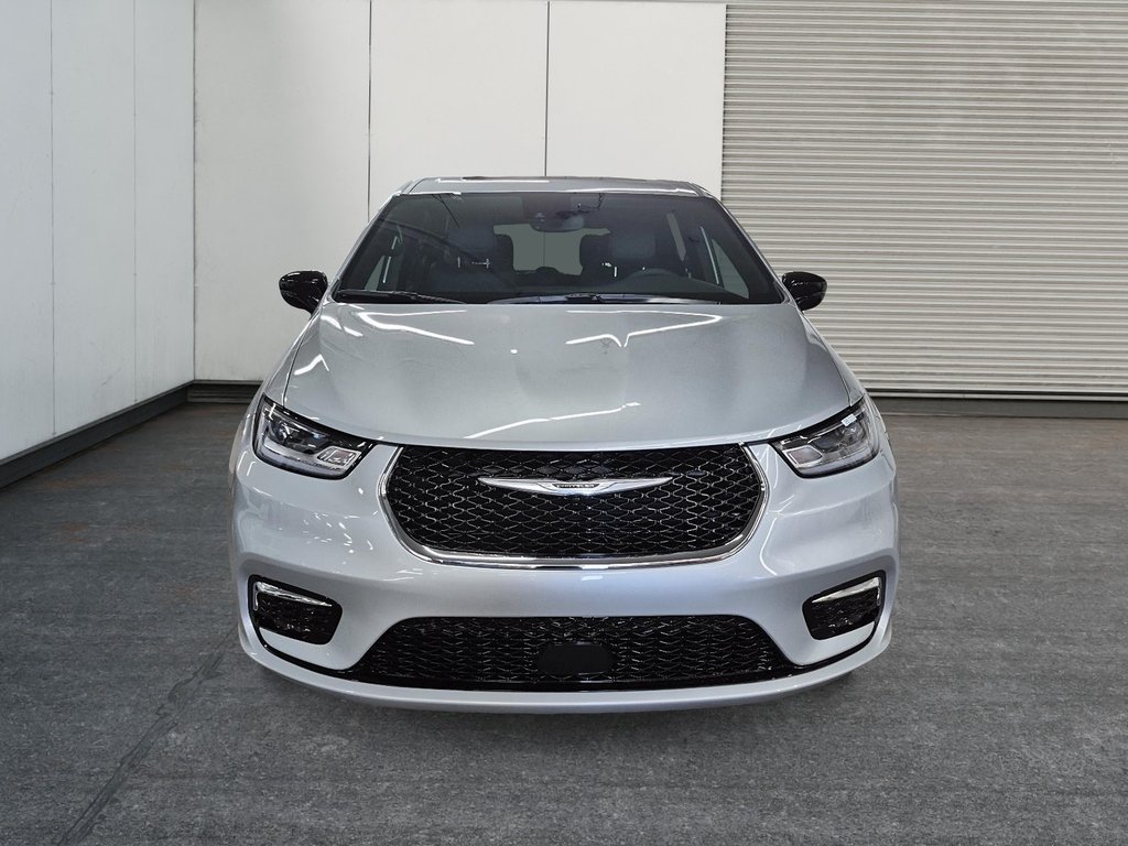 Chrysler PACIFICA SELECT AWD 2026 à Sherbrooke, Québec - 2 - w1024h768px