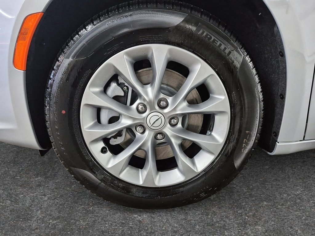 Chrysler PACIFICA SELECT AWD 2026 à Sherbrooke, Québec - 7 - w1024h768px