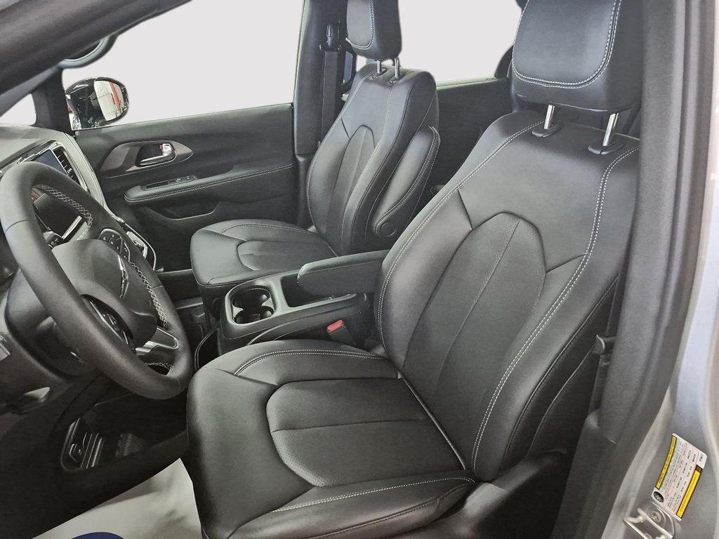 Chrysler PACIFICA SELECT AWD 2026 à Sherbrooke, Québec - 9 - w1024h768px