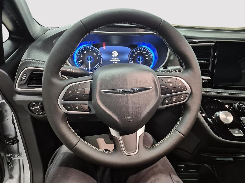 Chrysler Pacifica SELECT AWD 2026 à St-Jean-Sur-Richelieu, Québec - 12 - w1024h768px