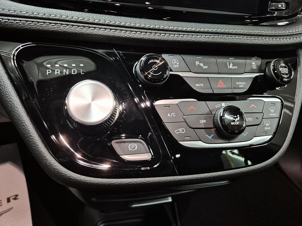 Chrysler Pacifica SELECT AWD 2026 à St-Jean-Sur-Richelieu, Québec - 15 - w1024h768px