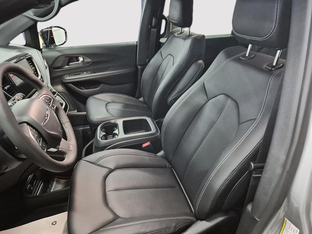 Chrysler Pacifica SELECT AWD 2026 à St-Jean-Sur-Richelieu, Québec - 9 - w1024h768px