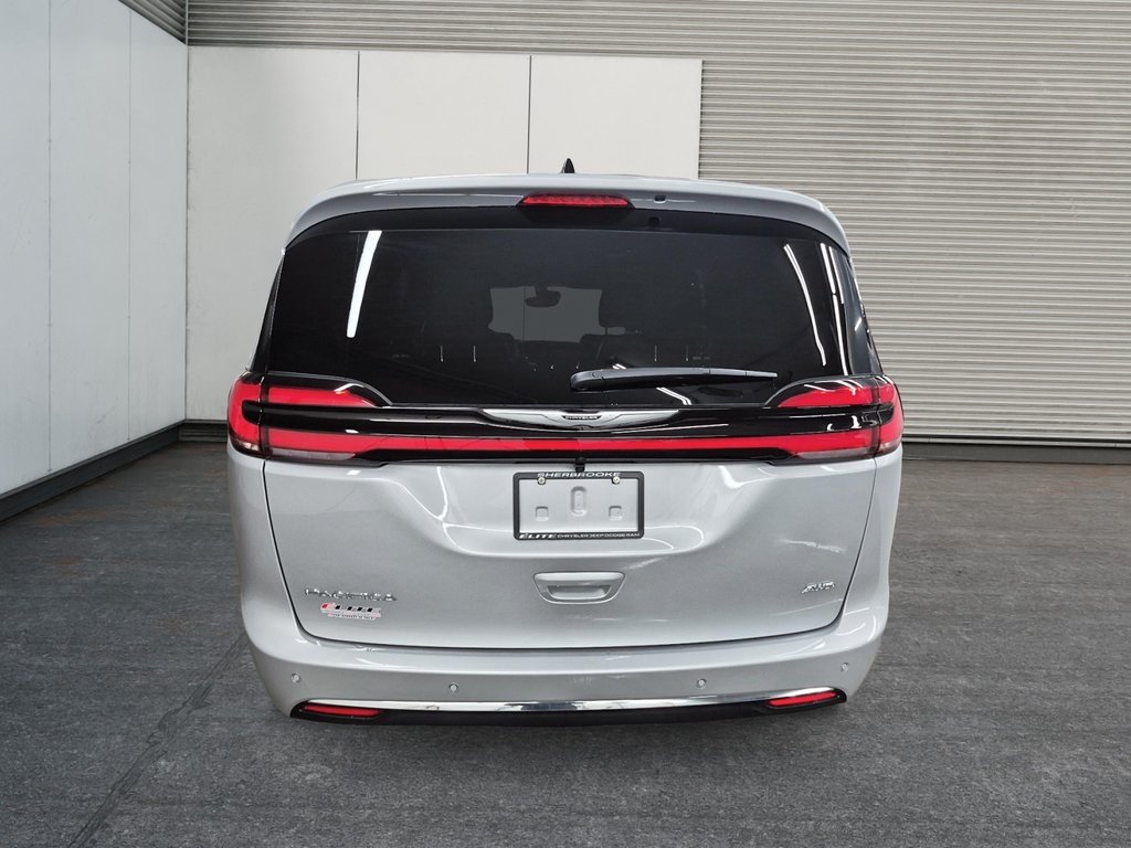 Chrysler Pacifica SELECT AWD 2026 à St-Jean-Sur-Richelieu, Québec - 3 - w1024h768px