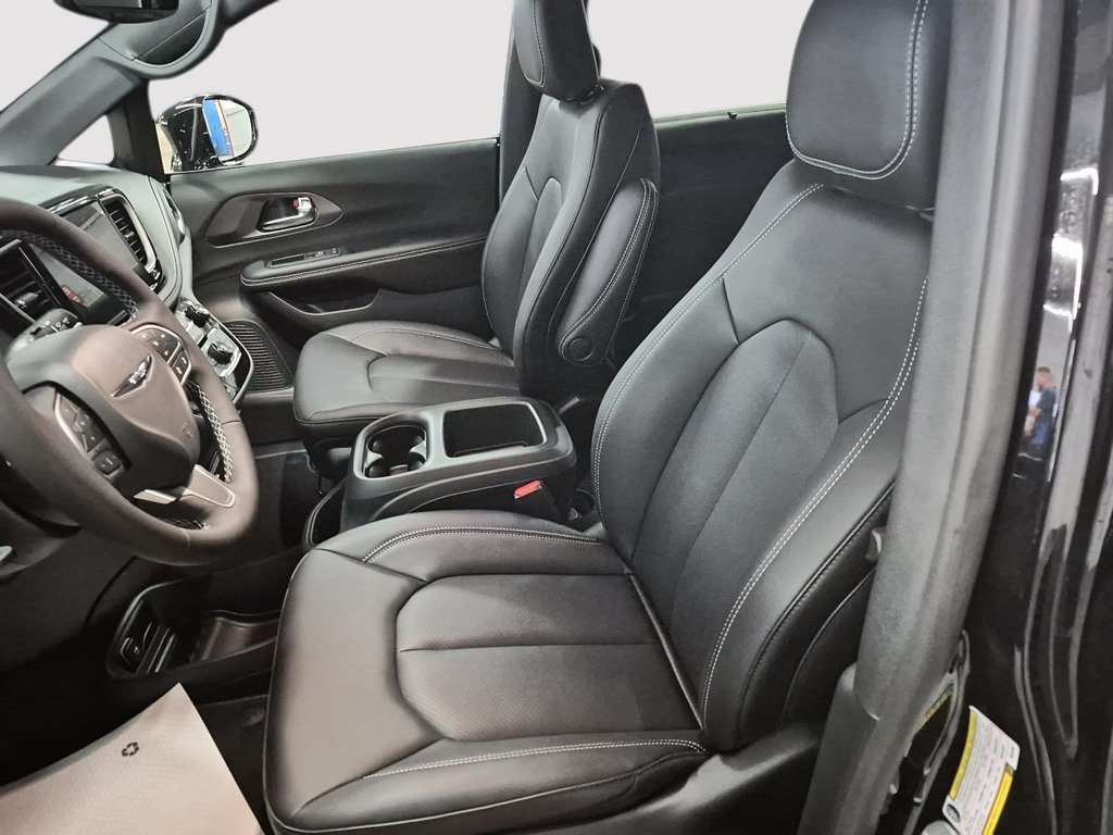 Chrysler Pacifica SELECT AWD 2026 à St-Jean-Sur-Richelieu, Québec - 9 - w1024h768px