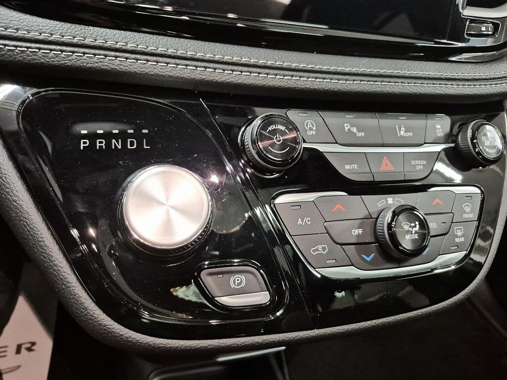 2026 Chrysler Pacifica SELECT AWD in St-Jean-Sur-Richelieu, Quebec - 15 - w1024h768px