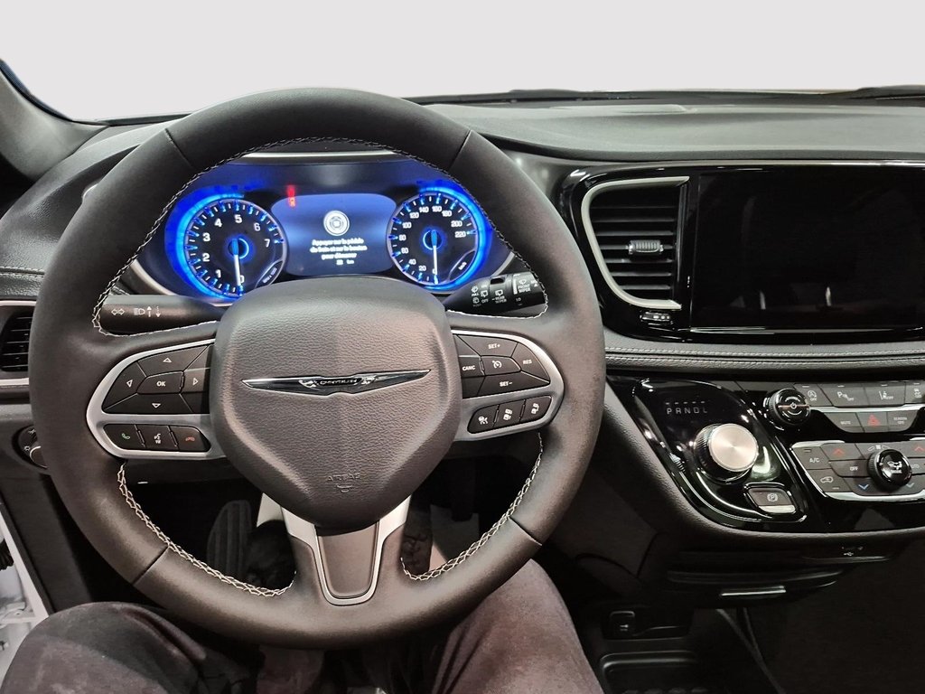 2026 Chrysler Pacifica SELECT AWD in St-Jean-Sur-Richelieu, Quebec - 10 - w1024h768px