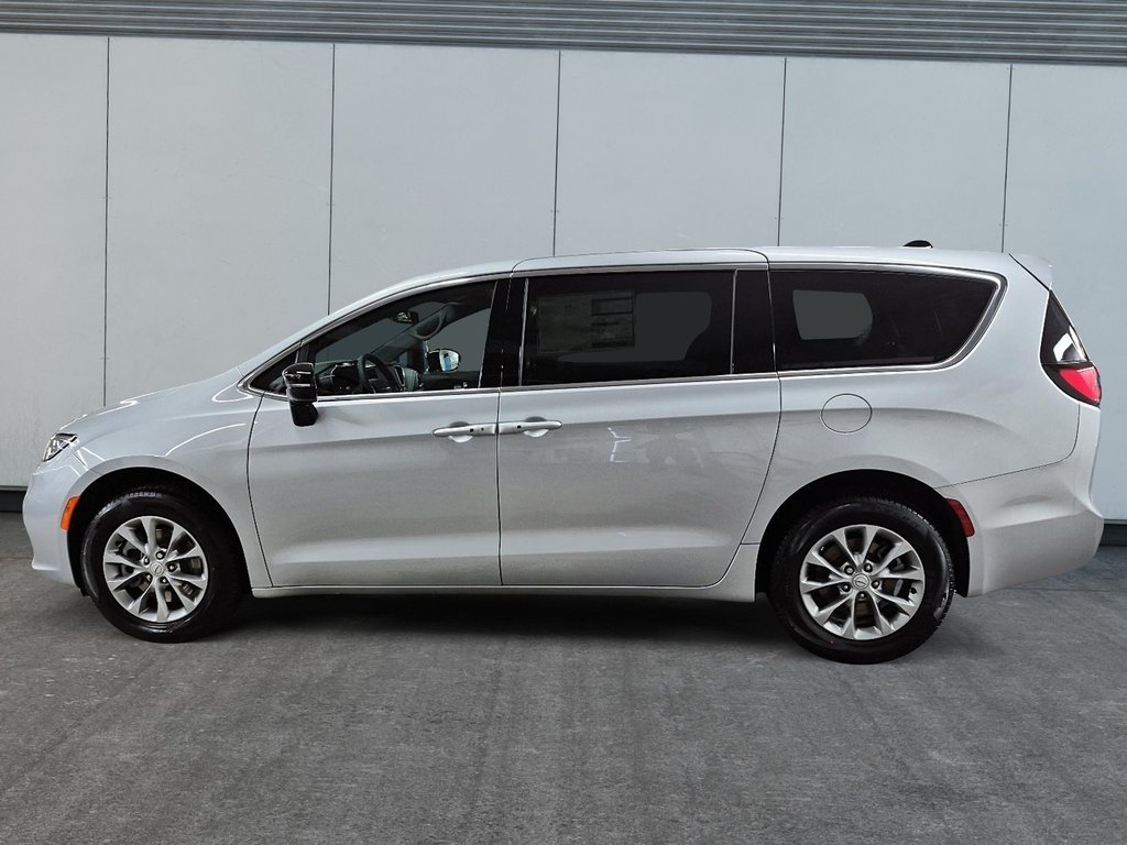 Chrysler Pacifica SELECT AWD 2026 à St-Jean-Sur-Richelieu, Québec - 5 - w1024h768px