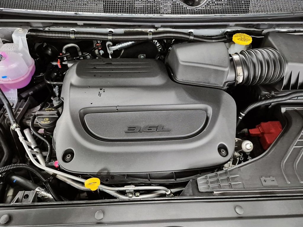 Chrysler Pacifica SELECT AWD 2026 à St-Jean-Sur-Richelieu, Québec - 8 - w1024h768px