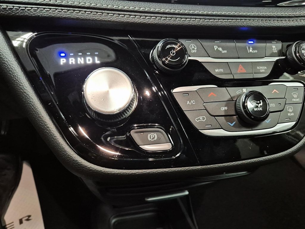 Chrysler Pacifica SELECT AWD 2026 à St-Jean-Sur-Richelieu, Québec - 15 - w1024h768px