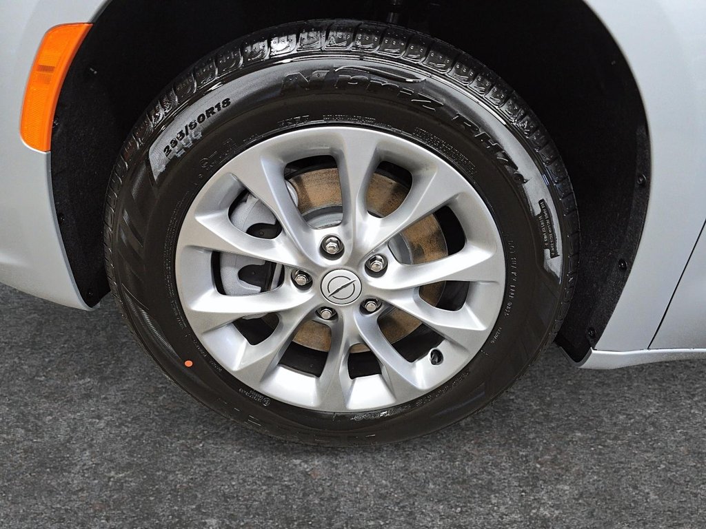 2026 Chrysler Pacifica SELECT AWD in Sherbrooke, Quebec - 7 - w1024h768px