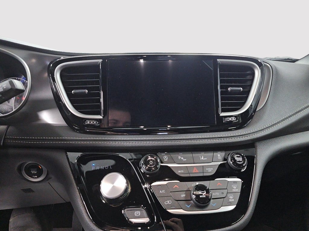2026 Chrysler Pacifica SELECT AWD in Sherbrooke, Quebec - 17 - w1024h768px