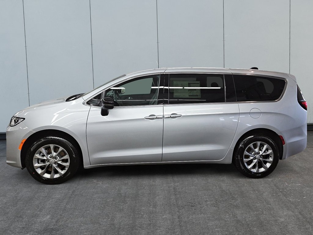2026 Chrysler Pacifica SELECT AWD in Sherbrooke, Quebec - 5 - w1024h768px