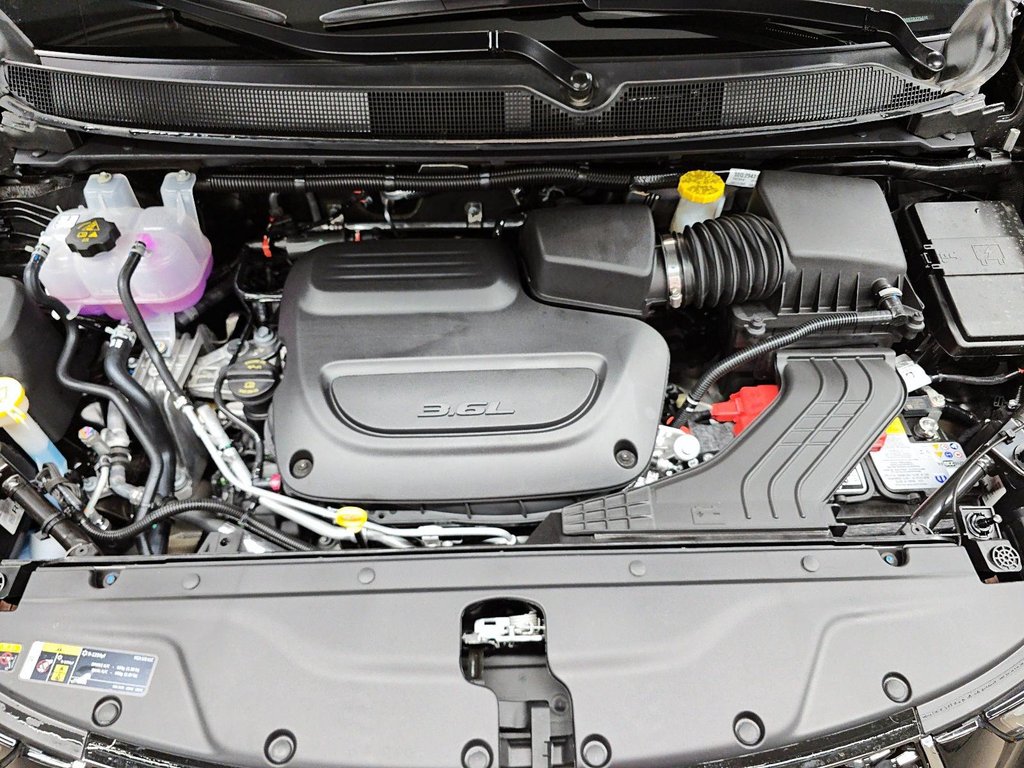 2026 Chrysler Pacifica SELECT AWD in Sherbrooke, Quebec - 8 - w1024h768px
