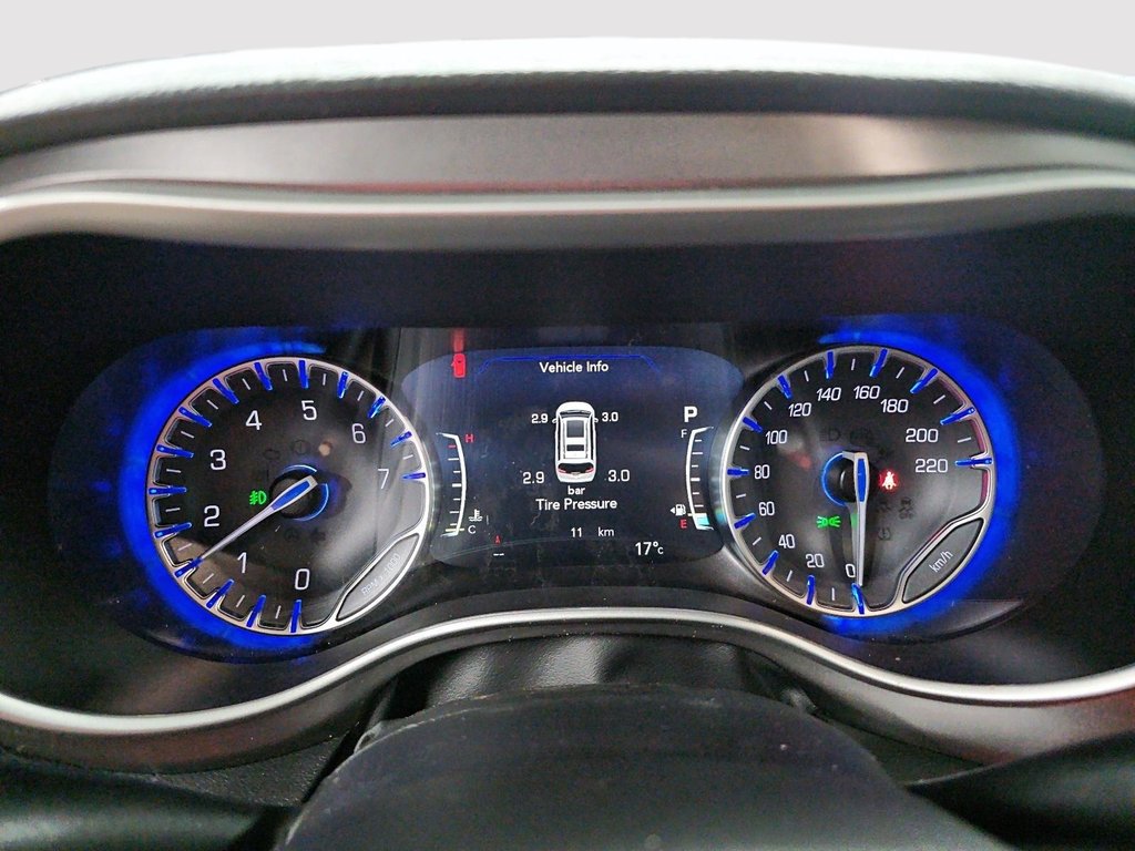 2026 Chrysler Pacifica SELECT AWD in Sherbrooke, Quebec - 14 - w1024h768px
