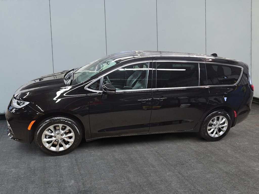 2026 Chrysler Pacifica SELECT AWD in Sherbrooke, Quebec - 5 - w1024h768px