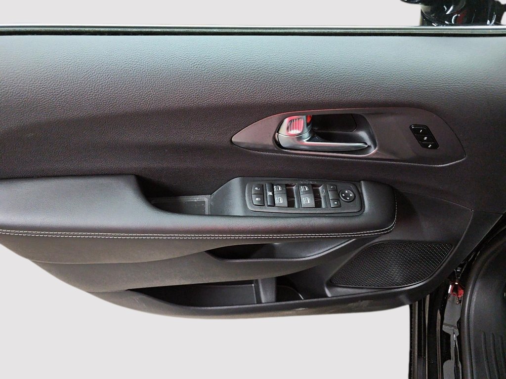 2026 Chrysler Pacifica SELECT AWD in Sherbrooke, Quebec - 11 - w1024h768px