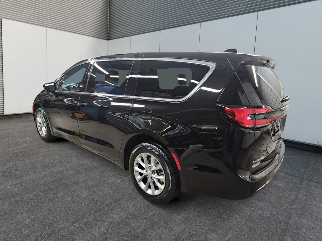 2026 Chrysler Pacifica SELECT AWD in Sherbrooke, Quebec - 4 - w1024h768px